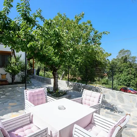 Suzana Mikros Prinos