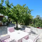 Suzana Mikros Prinos