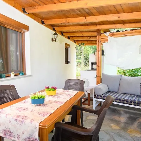 Suzana Mikros Prinos