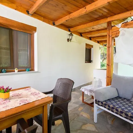 Suzana Mikros Prinos