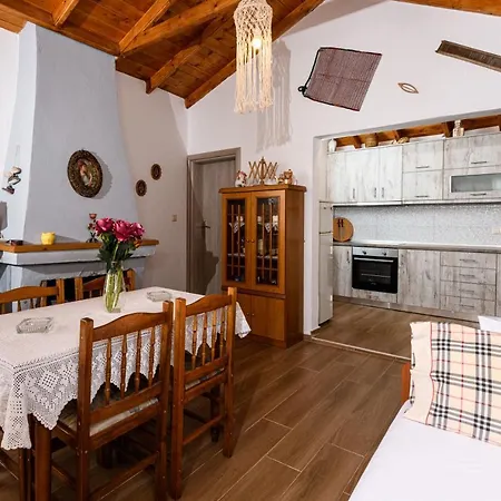 Vakantiehuis Suzana Mikros Prinos