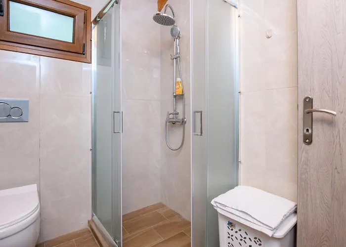 Suzana Μικρός Πρίνος